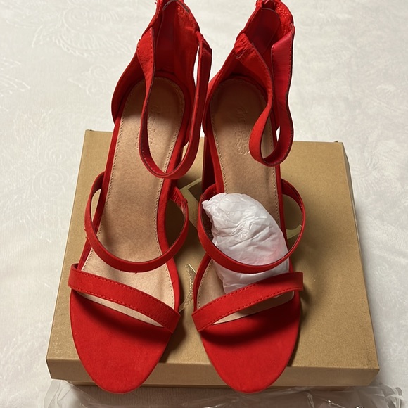 Beautiful Charlotte Russe heels - Picture 3 of 12